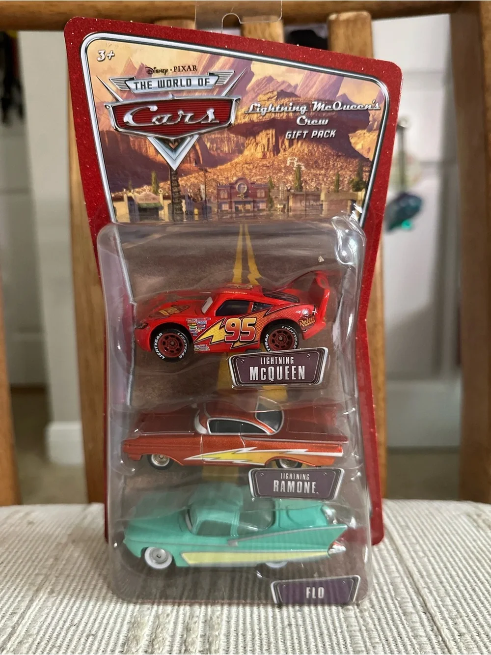 Lightning McQueen Crew 3-Pack - Lightning McQueen, Lightning Ramone, and Flo